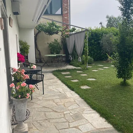 Casa La Preziosa Bed & Breakfast 4*