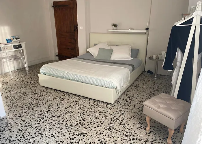 Casa La Preziosa 4* 蒙多维